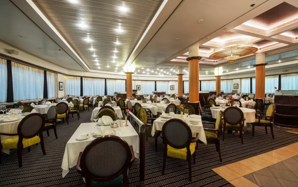 Paul Gauguin Cruises MS Paul Gauguin L'Etoile Restaurant 1 ©Paul Gauguin Cruises.jpg